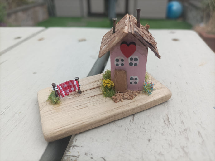 Teeny Wee House - Driftwood Cottage  #fab01