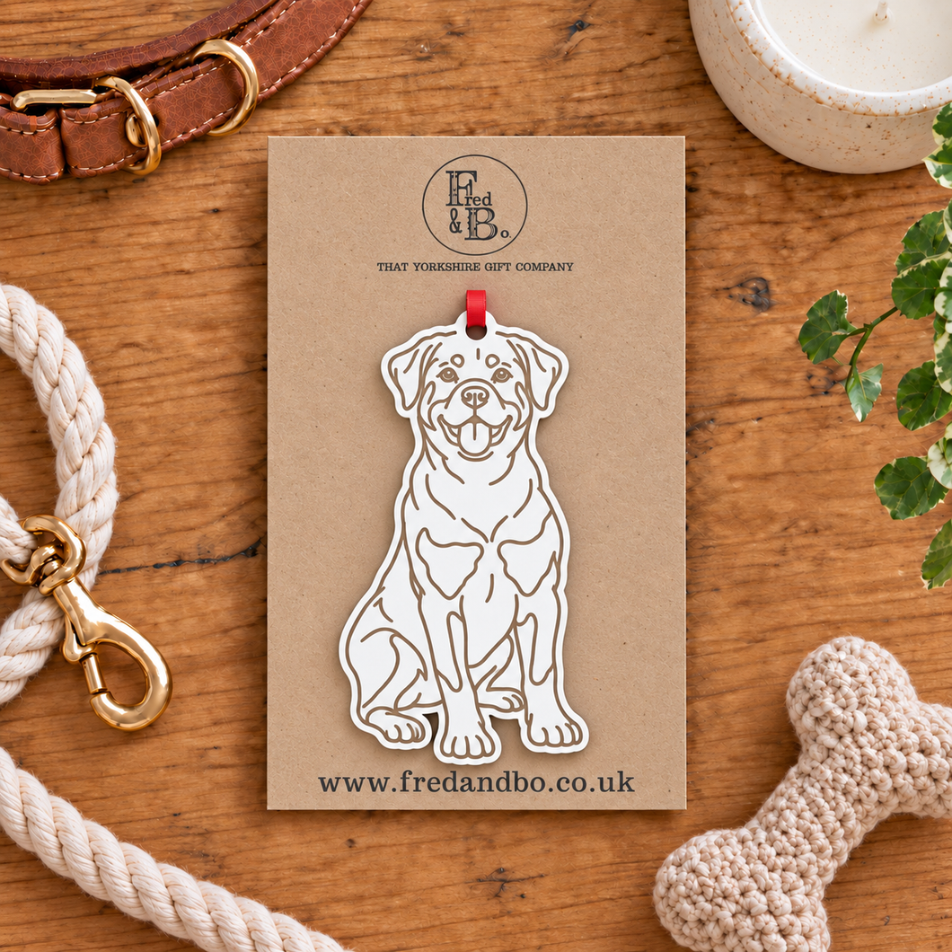 Engraved Rottweiler Dog Breed Christmas Bauble – Personalised Pet Keepsake