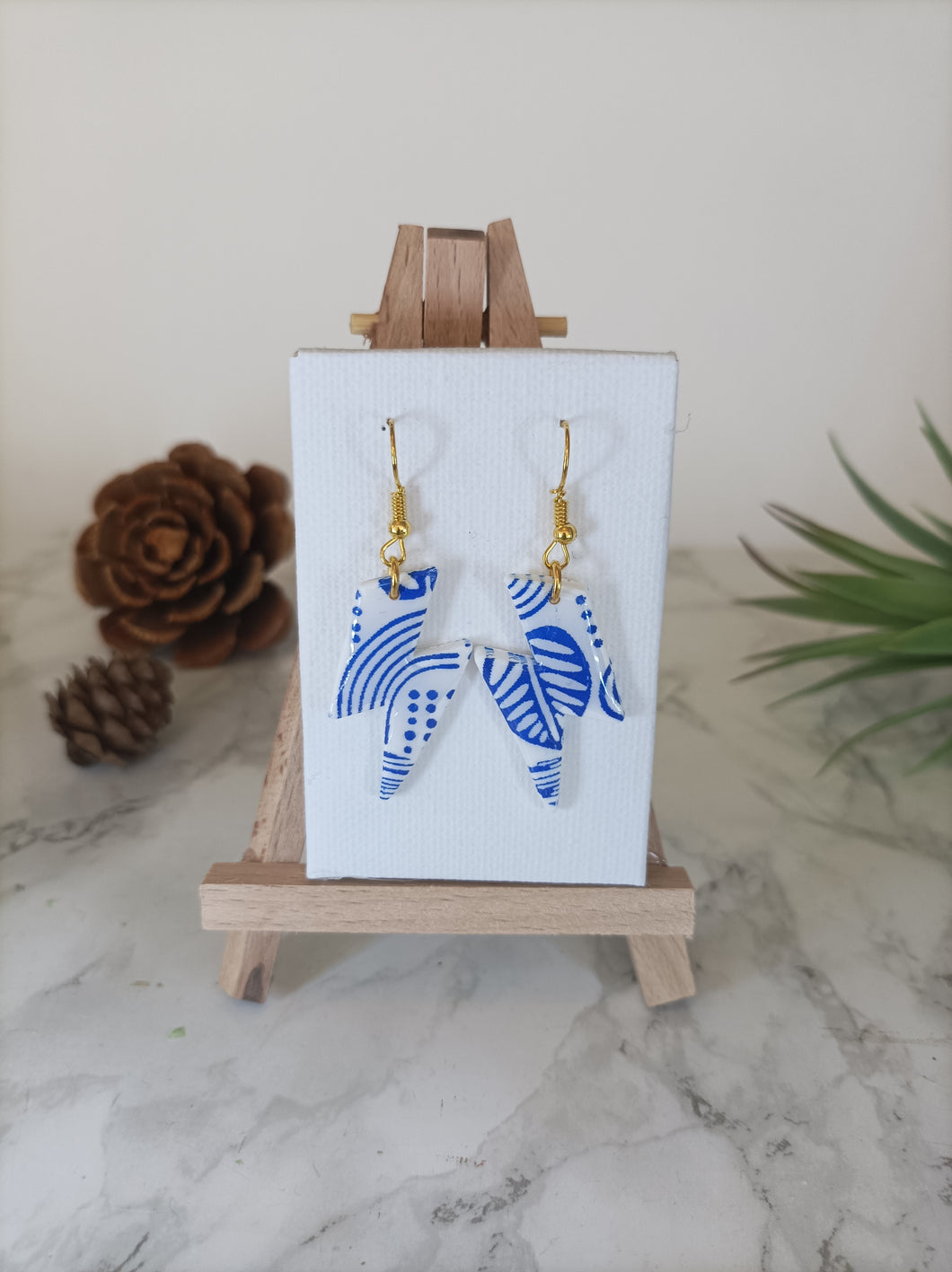 Induere - Polymer Clay Earring White with Blue Zig zag Lightening Bolt Dangle #055 | SALE |