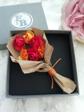 Bouquet In A Box - 6 mixed colour Roses