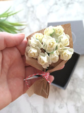 Bouquet In A Box - 12 Ivory Roses