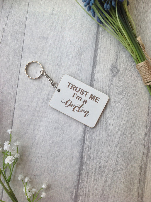 Trust me I'm a doctor keyring - Fred And Bo