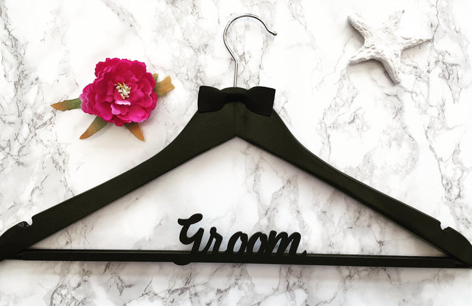 Wedding suit hanger black groom - Fred And Bo