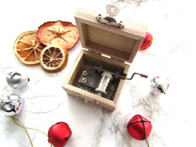 Musical wind up box- personalised Merry Christmas - Fred And Bo